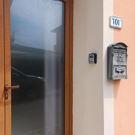 פוצ'קיו Taverna Rustica In Toscana מראה חיצוני תמונה